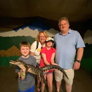 Meet your Posher, Elizabeth